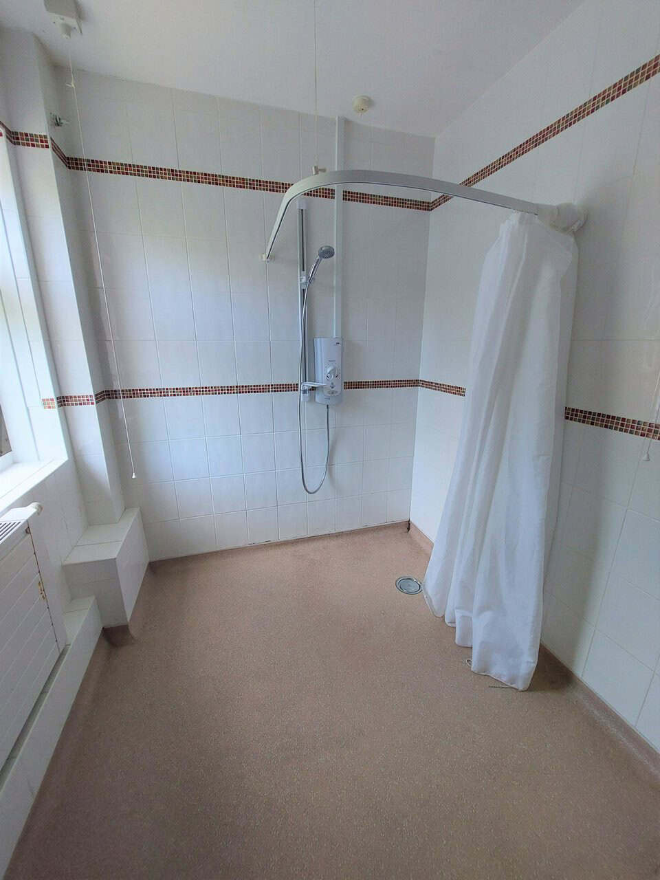 Photo-Wetroom1of3