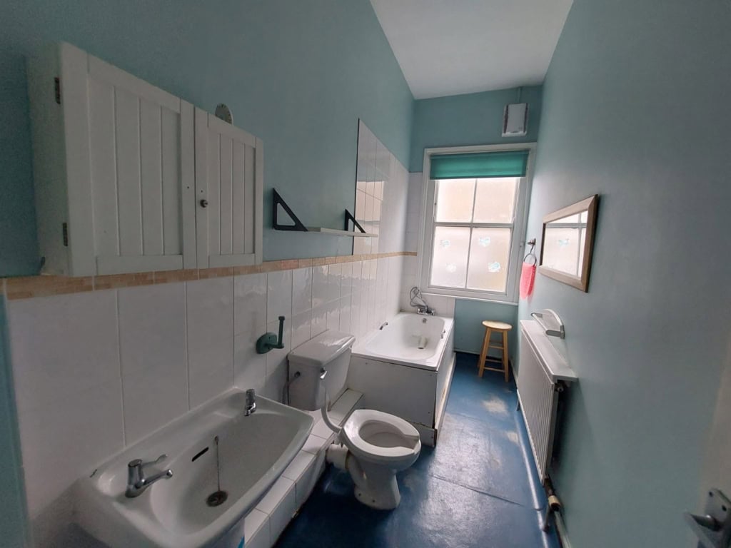 Photo-bathroom-1-1