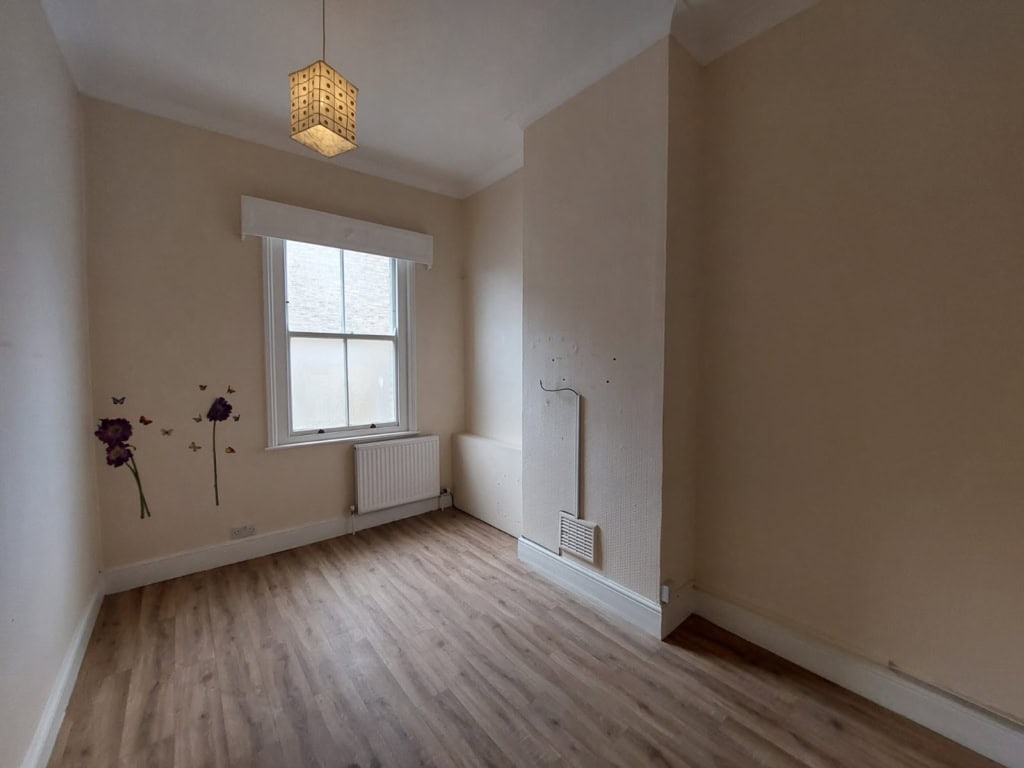 Photo-bedroom-small